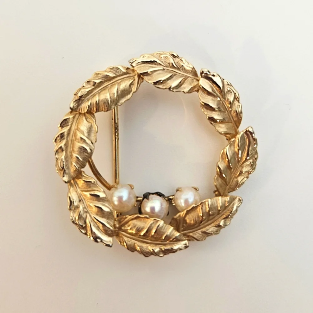 12k 1/20 Gold filled vintage wreath brooch binder brothers stamped